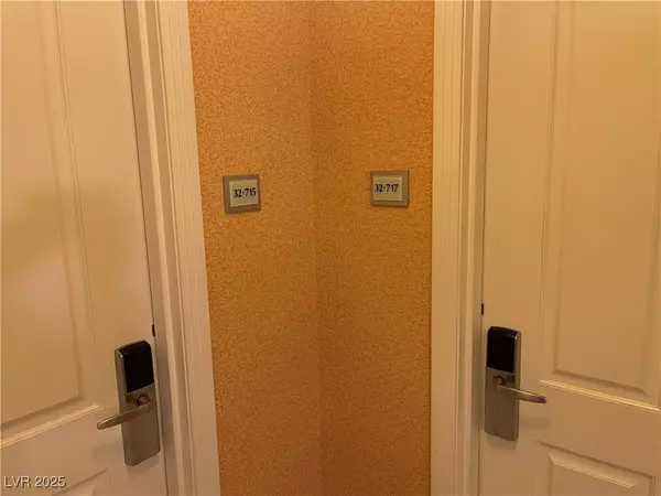 Las Vegas, NV 89109,135 E Harmon AVE #3217