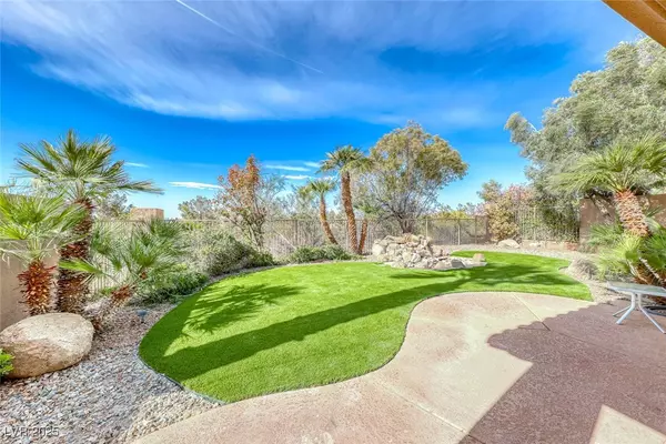 Henderson, NV 89052,14 Hunt Valley TRL