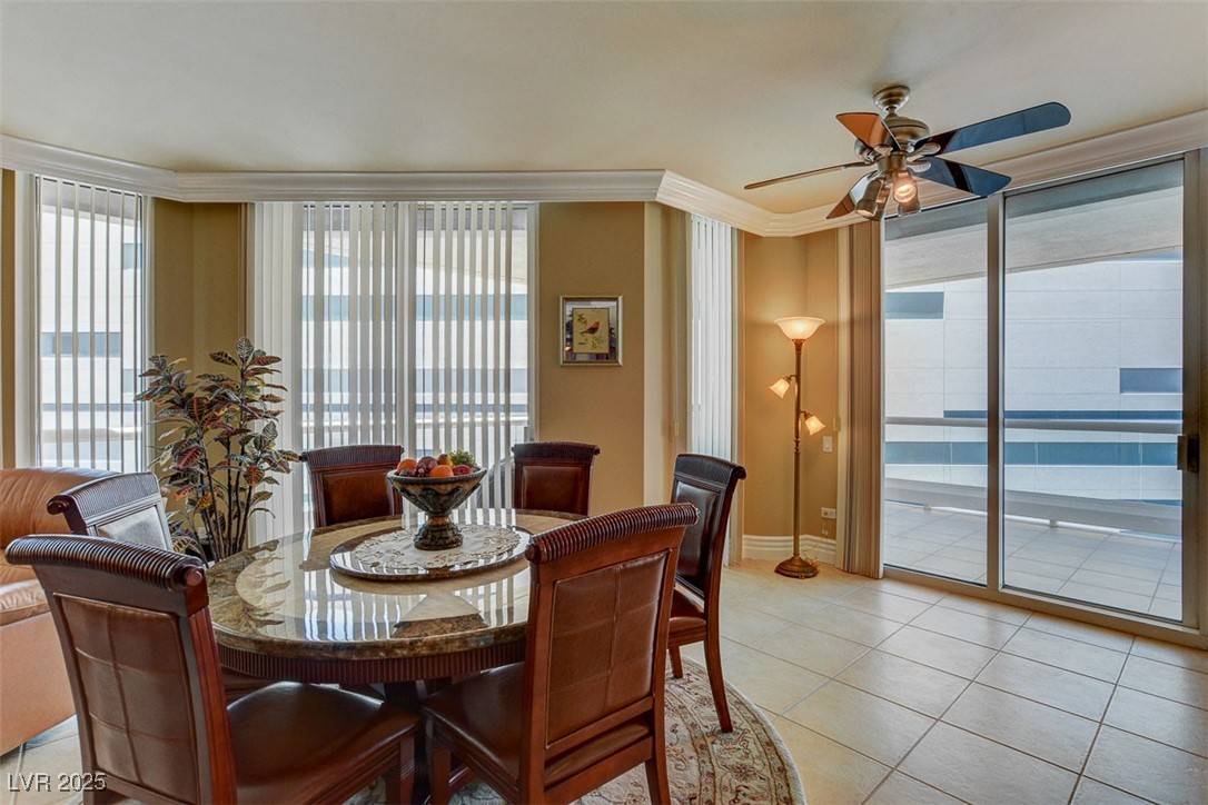 Las Vegas, NV 89109,2877 Paradise RD #1706