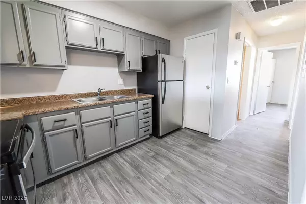 Las Vegas, NV 89101,419 N 15th ST #4