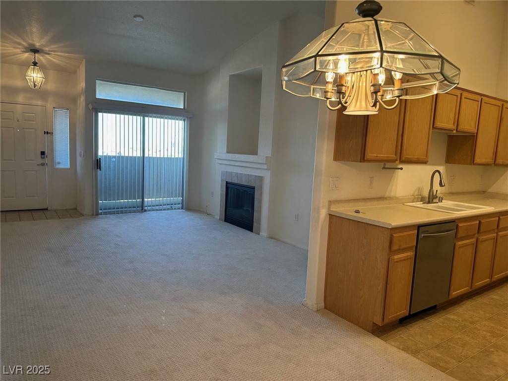 Las Vegas, NV 89129,3544 DESERT CLIFF ST #202