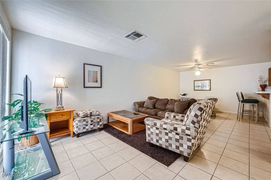 Las Vegas, NV 89129,3612 Shawn Reynolds CT #104