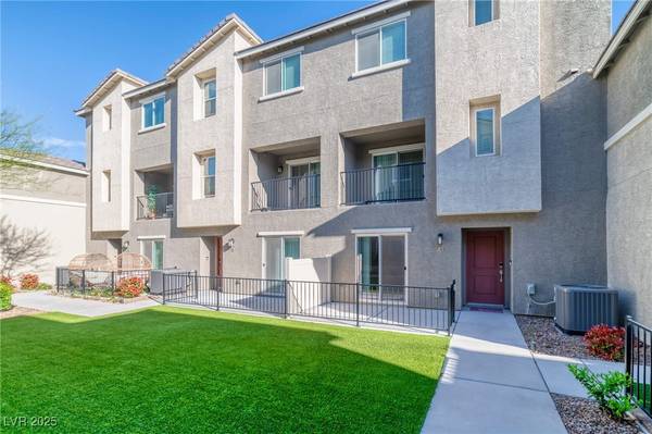 2843 Kona Blue LN #4,  Las Vegas,  NV 89183