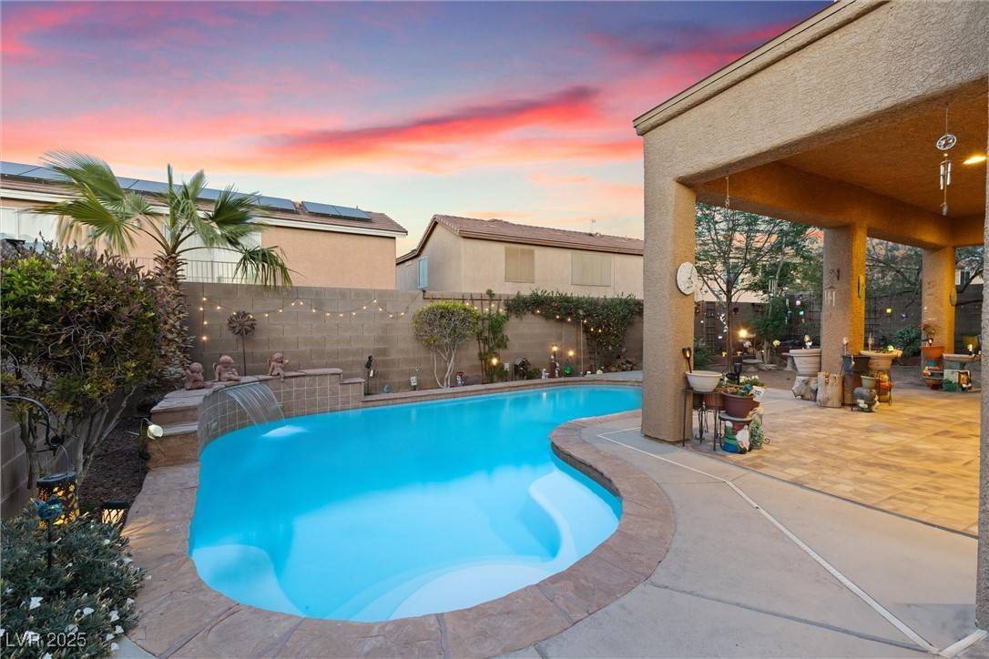 648 Sunrise Lake PL, Henderson, NV 89002