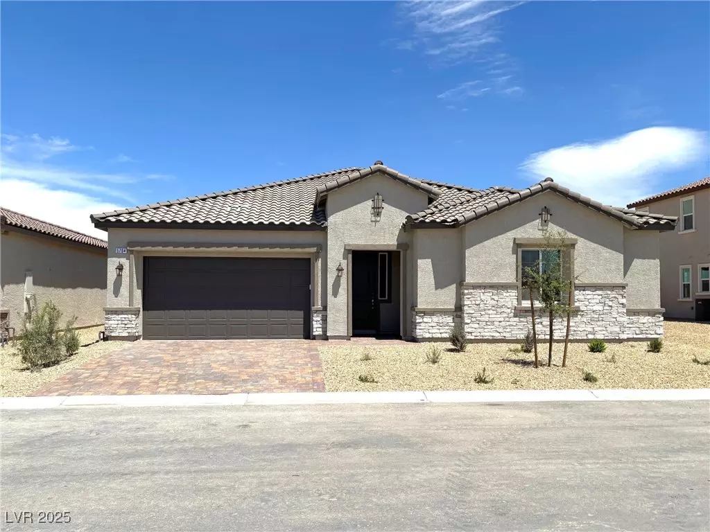 Pahrump, NV 89061,5704 E Badlands LN