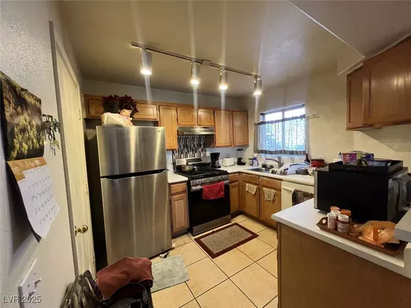 Las Vegas, NV 89104,4555 E Sahara AVE #166