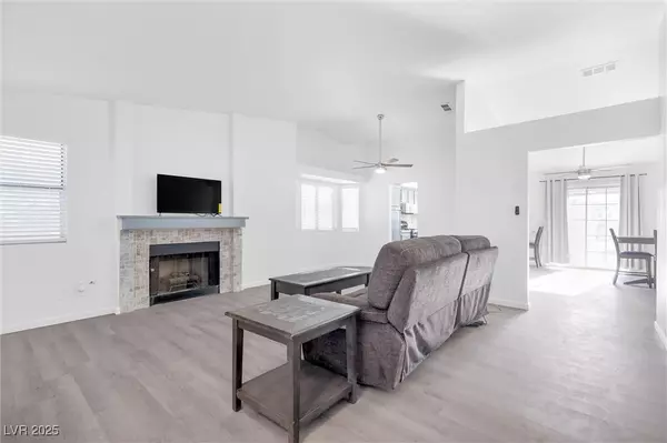 Henderson, NV 89002,823 Crabapple DR