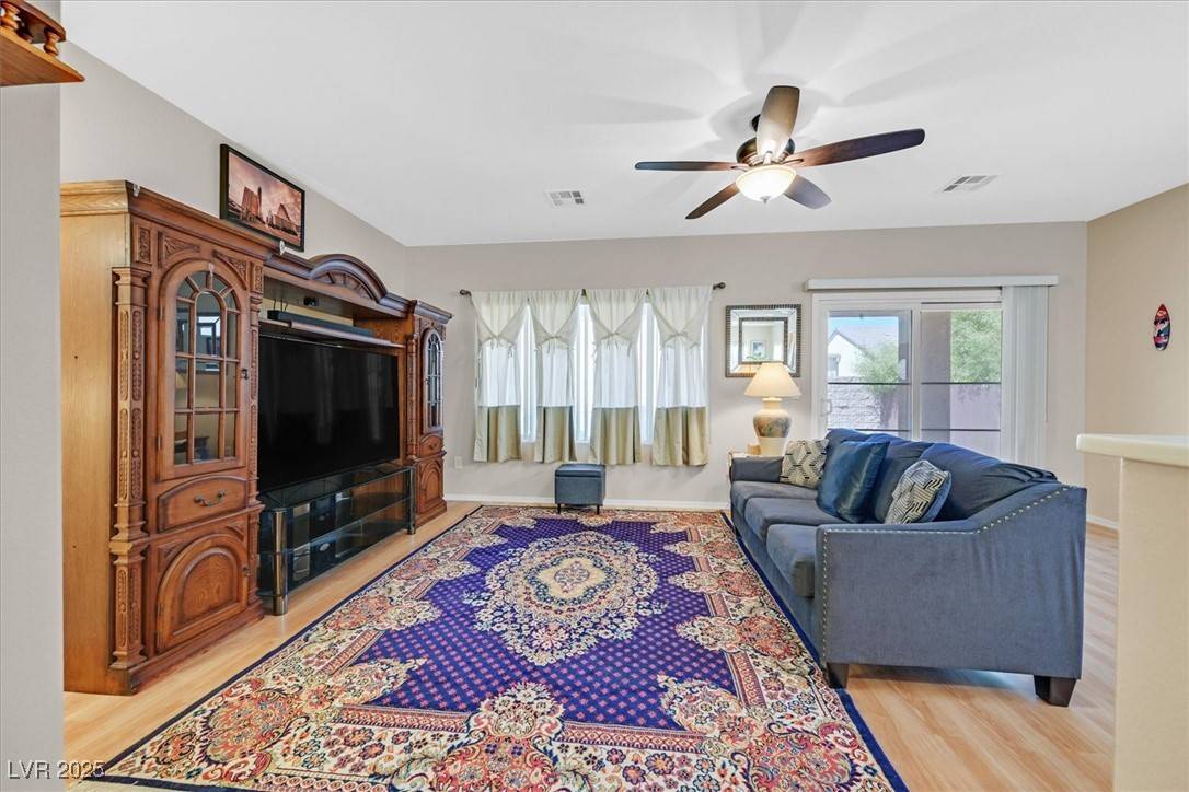 Henderson, NV 89044,2091 Waterton Rivers DR