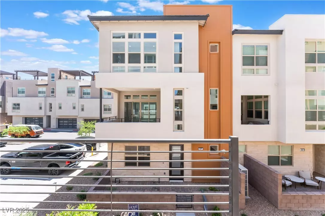 Las Vegas, NV 89138,647 Spotted Falcon ST