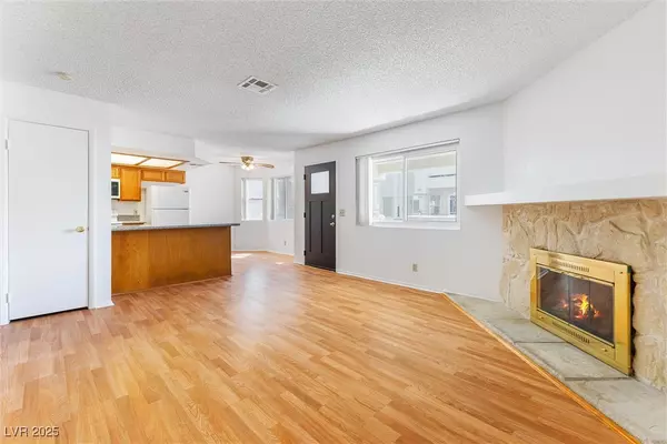 Las Vegas, NV 89128,925 Boulder Mesa DR #102