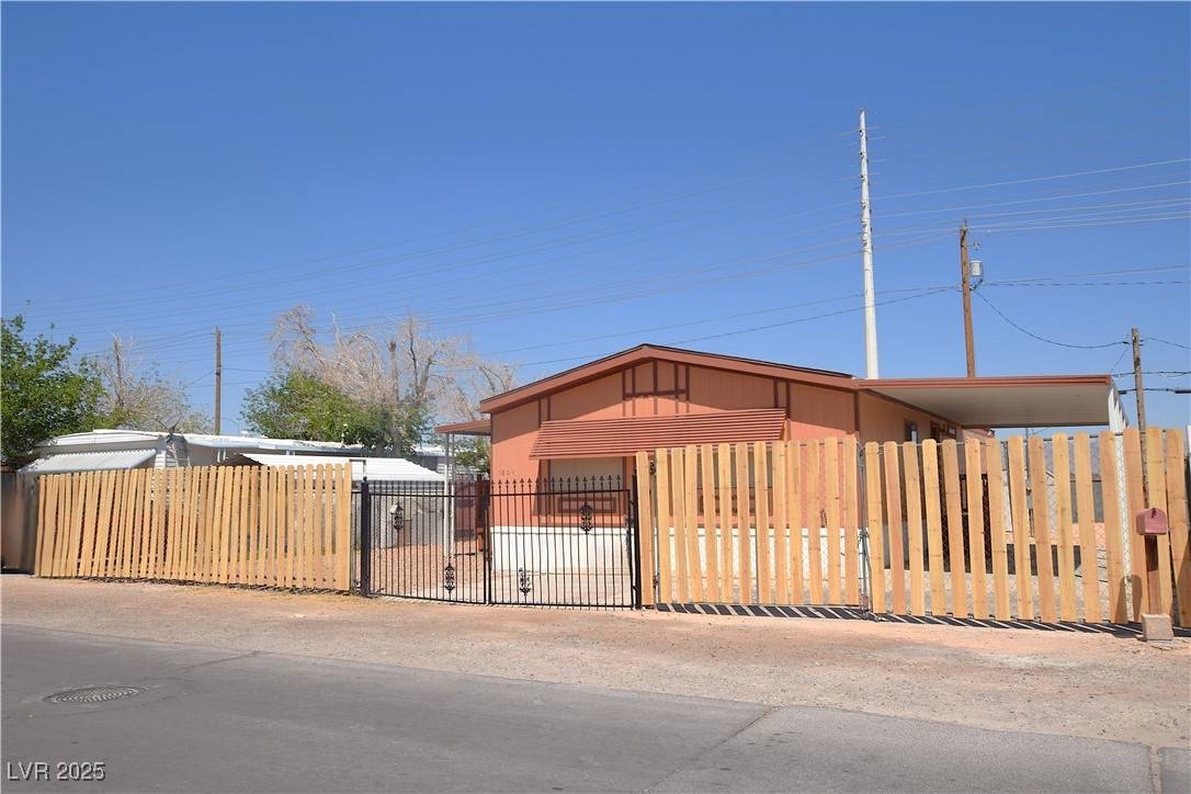 Las Vegas, NV 89156,5804 E Carey AVE