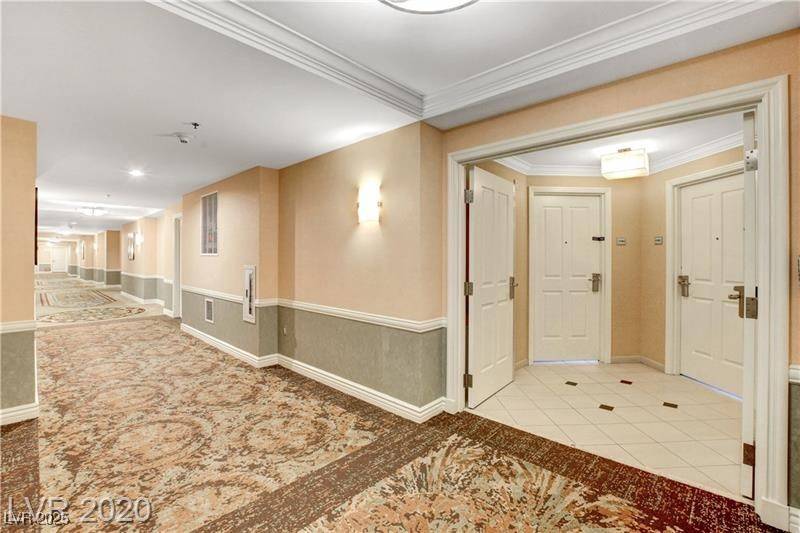 Las Vegas, NV 89109,125 E Harmon AVE #2902