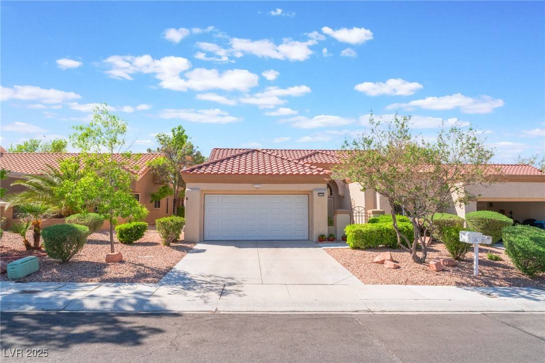2725 Showcase DR, Las Vegas, NV 89134