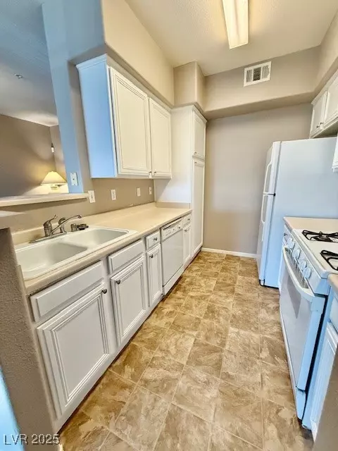 Las Vegas, NV 89113,7155 S Durango DR #306