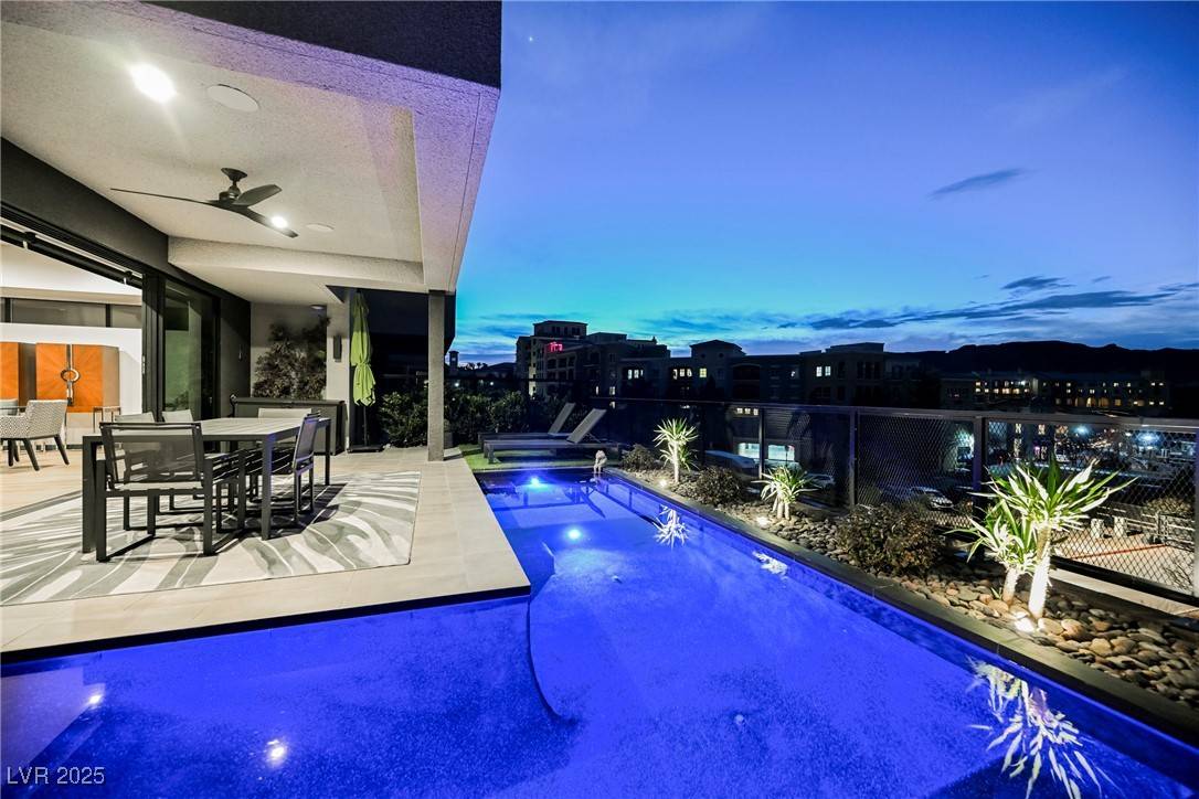 38 Promenade Isle LN, Henderson, NV 89011
