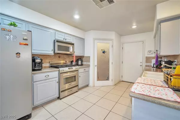 Las Vegas, NV 89178,9383 Borough Park ST