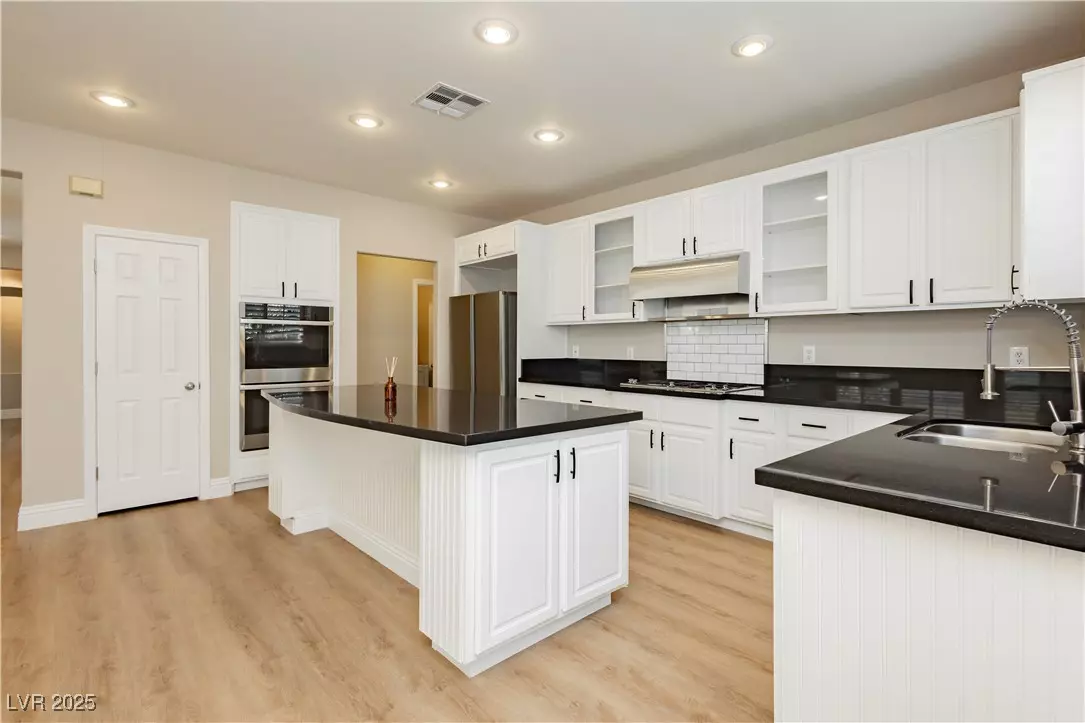 Las Vegas, NV 89148,405 Fynn Valley DR