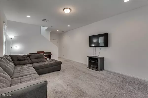 Las Vegas, NV 89122,5256 Sherwood Forest LN