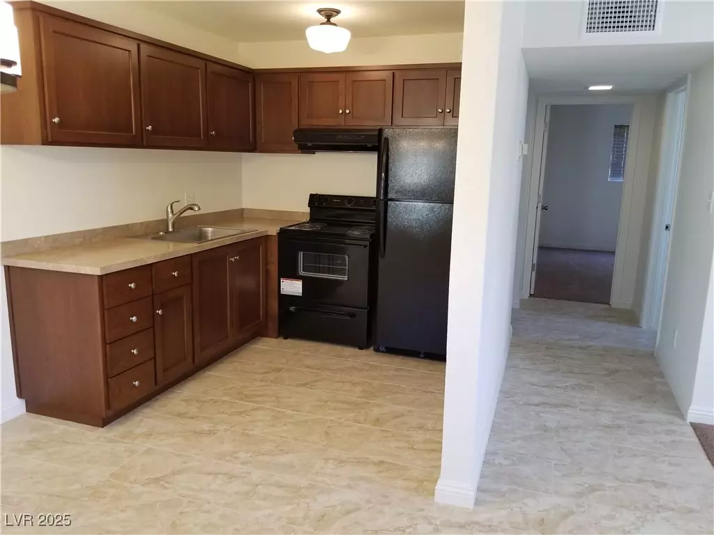 Las Vegas, NV 89107,212 Orland ST #17
