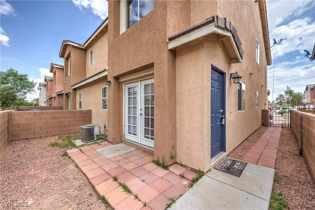 Las Vegas, NV 89115,4043 Halfmoon Bay DR