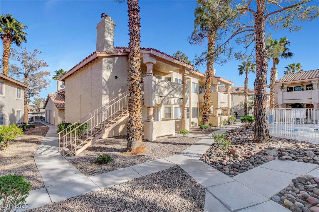 913 Sulphur Springs LN #202, Las Vegas, NV 89128