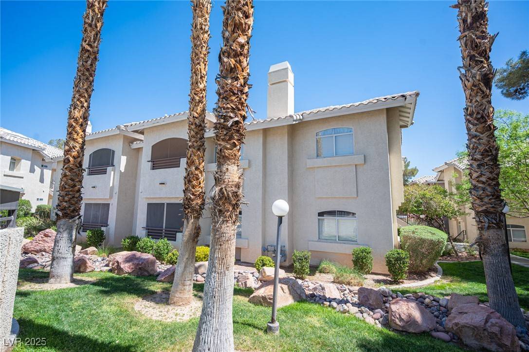 Las Vegas, NV 89117,3320 S Fort Apache RD #224