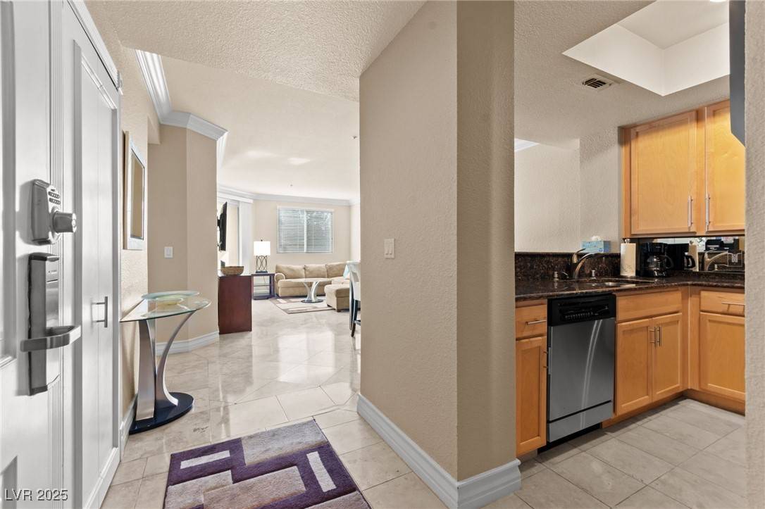 Las Vegas, NV 89169,220 E Flamingo RD #111