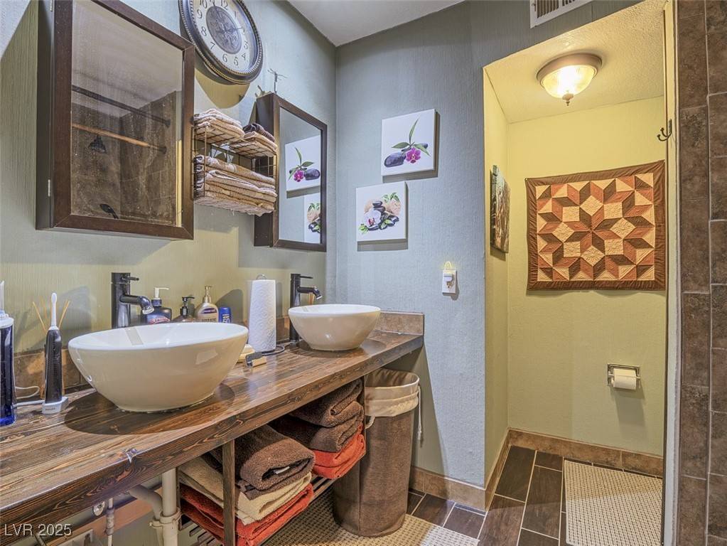 438 Las Casitas WAY, Las Vegas, NV 89121