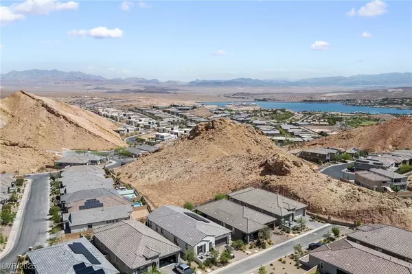 Henderson, NV 89011,12 Tatahatso Point ST