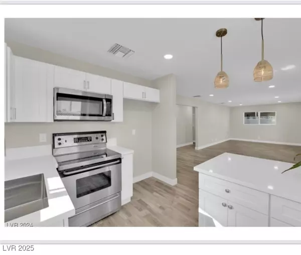 Las Vegas, NV 89106,525 Wyatt AVE