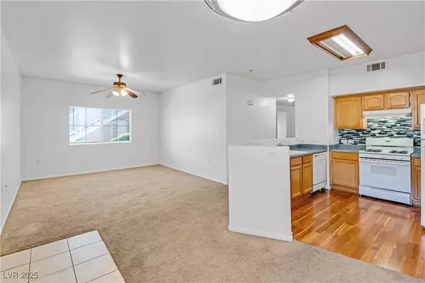 Las Vegas, NV 89122,3400 Cabana DR #1037