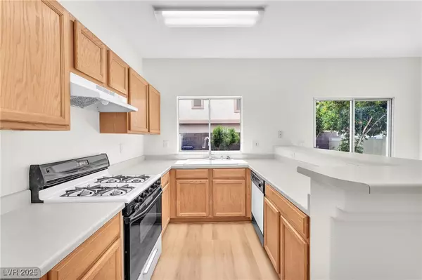 Henderson, NV 89002,2563 Land Rush DR