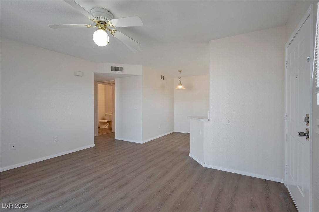 Las Vegas, NV 89110,3953 Rebecca Raiter AVE #202