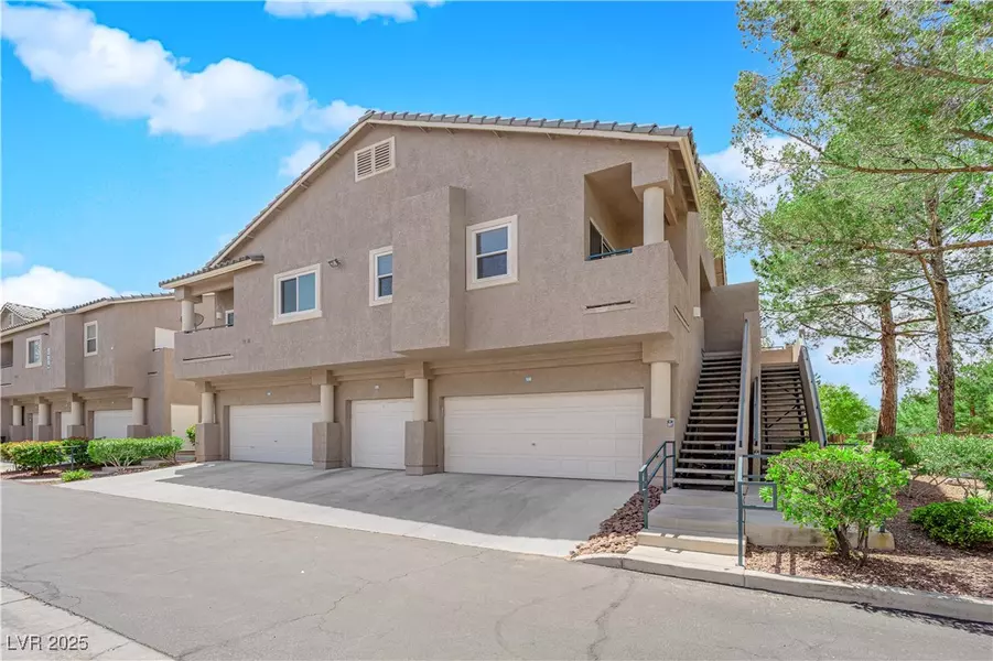 2001 Quarry Ridge ST #207, Las Vegas, NV 89117
