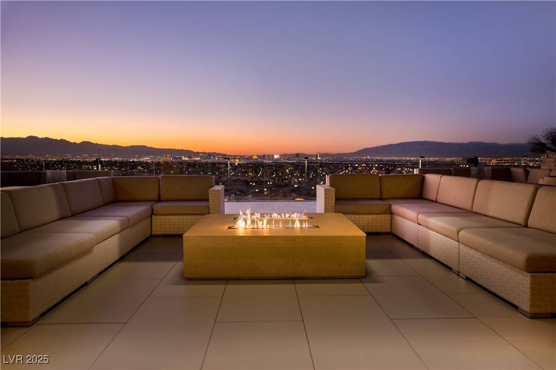 Henderson, NV 89012,42 Cloudrock CT