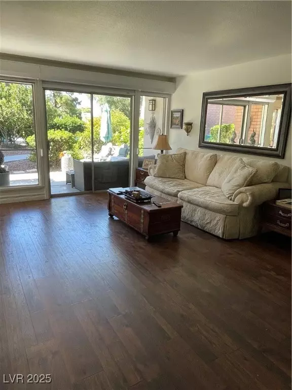 Las Vegas, NV 89109,682 Oakmont AVE #1507