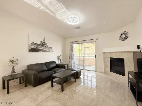 Las Vegas, NV 89145,8452 Boseck DR #225