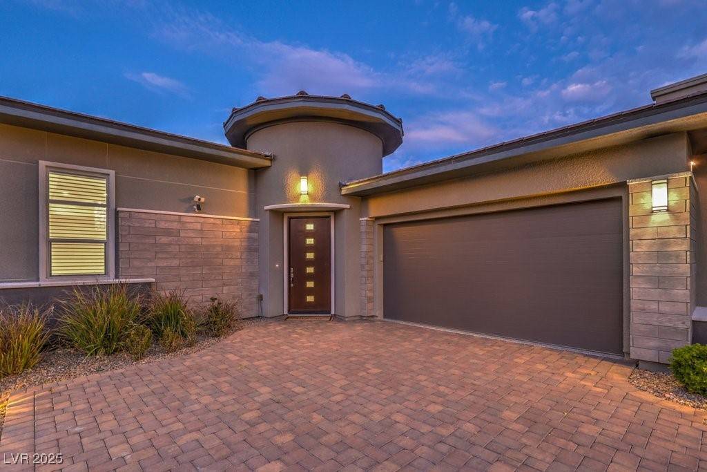 Las Vegas, NV 89148,9928 Regency Square AVE