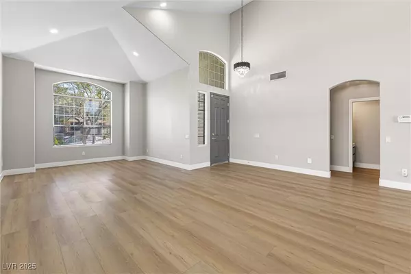 Las Vegas, NV 89117,9916 Dusty Winds AVE