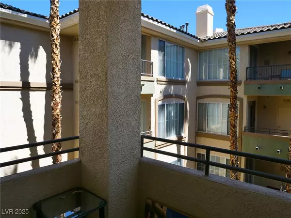Las Vegas, NV 89113,7147 S Durango DR #211