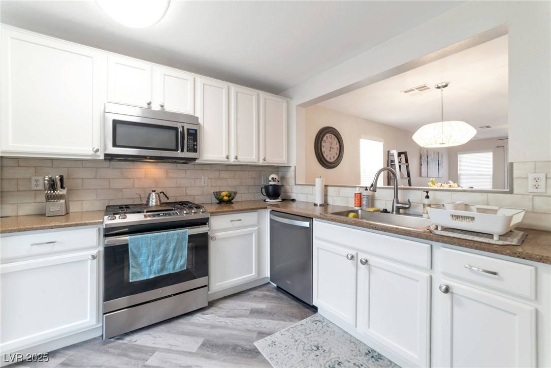 10741 Pearl River AVE, Las Vegas, NV 89166