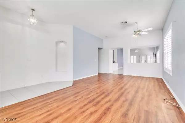 Las Vegas, NV 89147,7990 Timber Horn CT