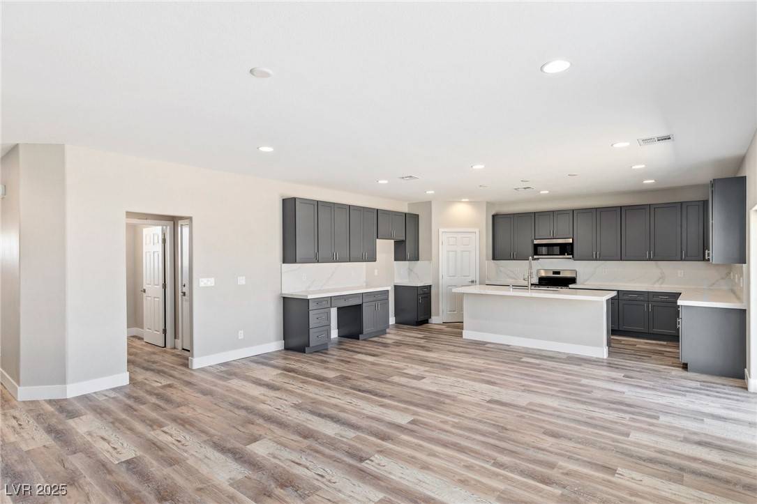 Pahrump, NV 89048,790 Lone Pine RD