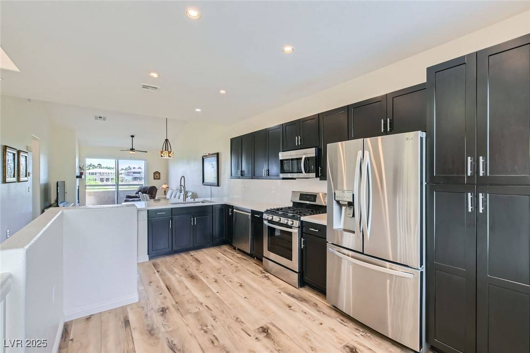 Las Vegas, NV 89144,668 Peachy Canyon CIR #202