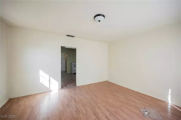 Las Vegas, NV 89101,203 N 13th ST #1
