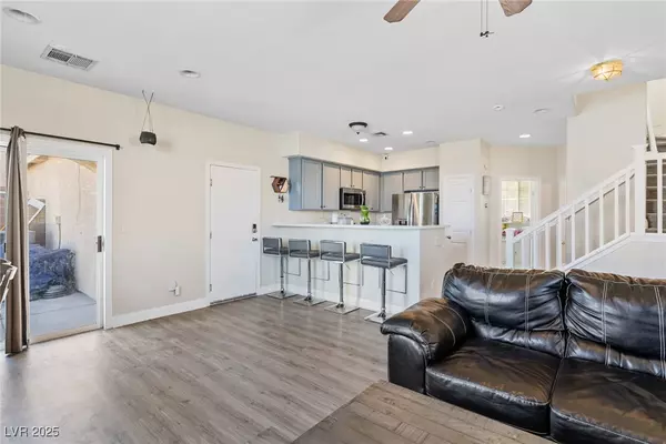 Las Vegas, NV 89129,4014 Sparrow Rock ST