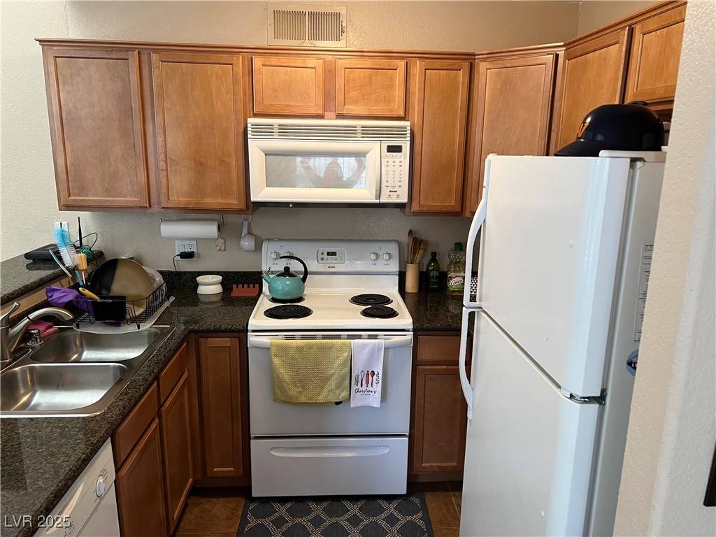 Las Vegas, NV 89117,9325 W Desert Inn RD #226