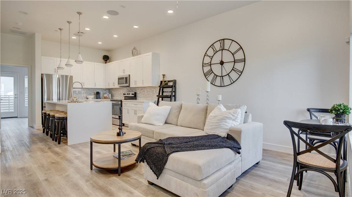 1164 Prospering Creek ST, Las Vegas, NV 89135