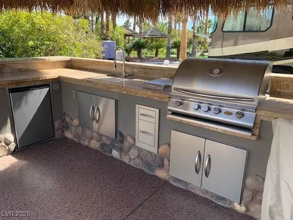 Las Vegas, NV 89139,8175 Arville ST #374