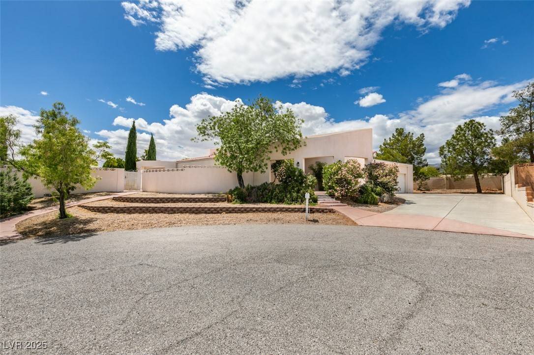 4765 N Grand Canyon DR, Las Vegas, NV 89129